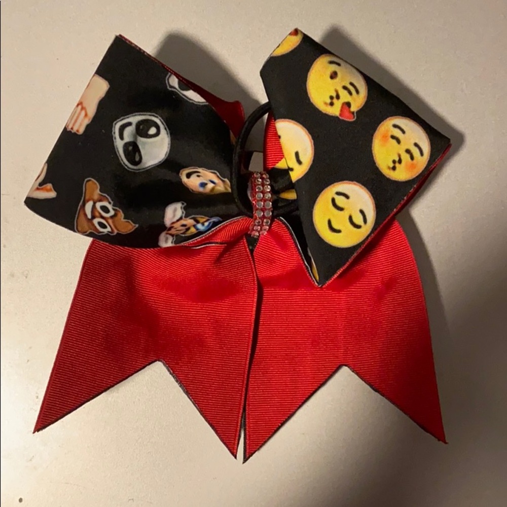 Cheer bow - Picture 2 of 4